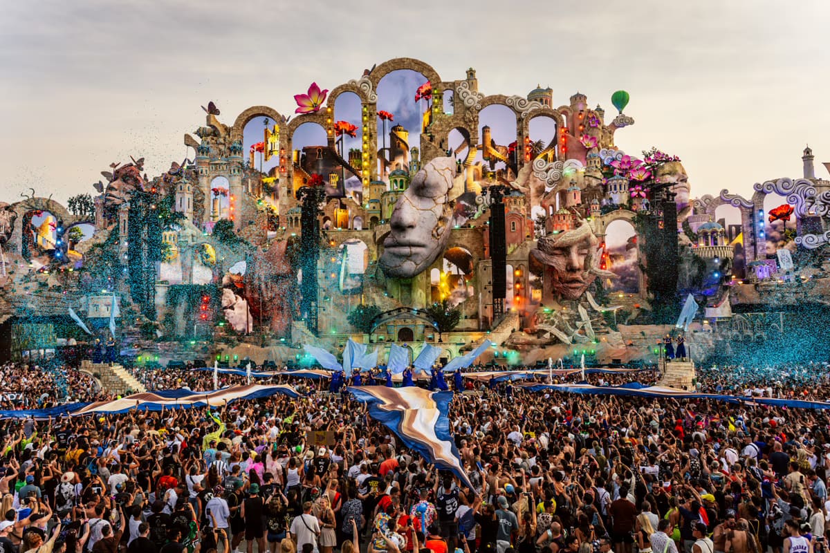 Mainstage da Tomorrowland Bélgica lotado no De Schorre, em Boom